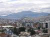 Cette fois-ci, on voit encore mieux le panecillo, la petite colline bien connue de Quito 