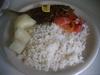 Poisson frit avec riz, yuca et aji